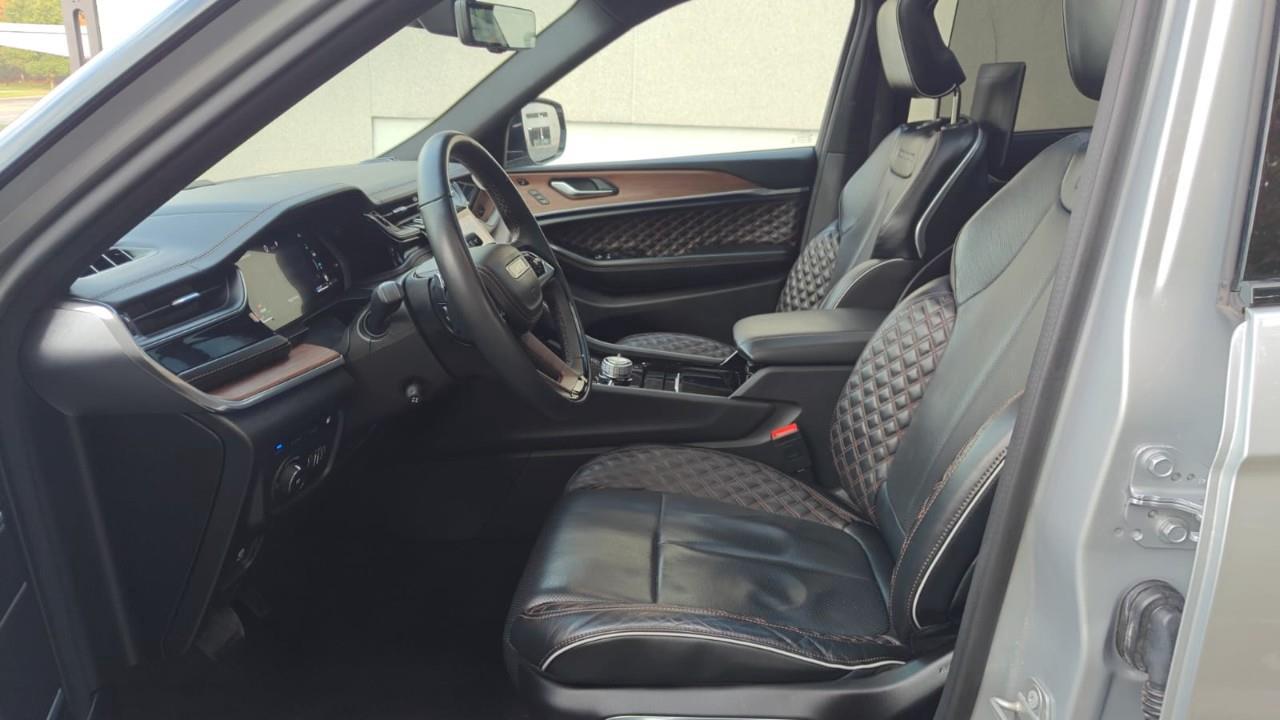 2022 Jeep Grand Cherokee 4xe Summit 4dr 4x4 Photo