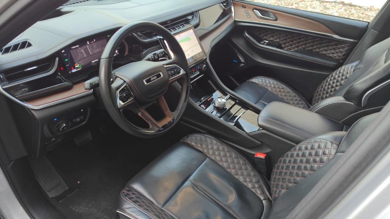 2022 Jeep Grand Cherokee 4xe Summit 4dr 4x4 Photo