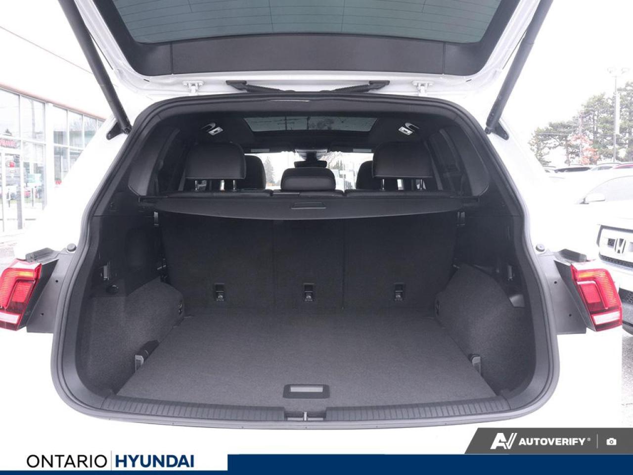 2023 Volkswagen Tiguan Comfortline R-Line Black 4dr All-Wheel Drive 4MOTION Photo