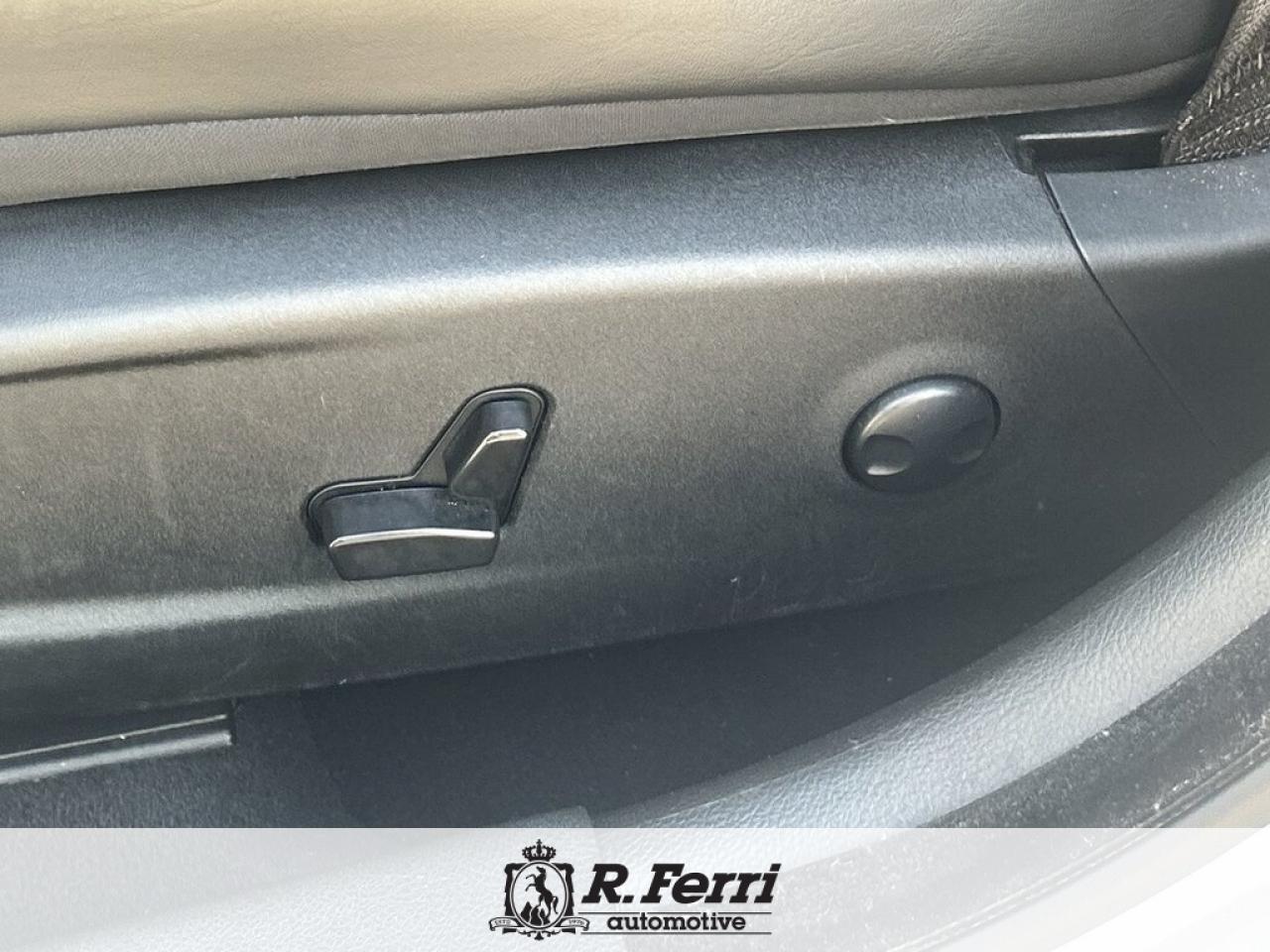 2023 Chrysler 300 S 4dr All-wheel Drive Sedan Photo