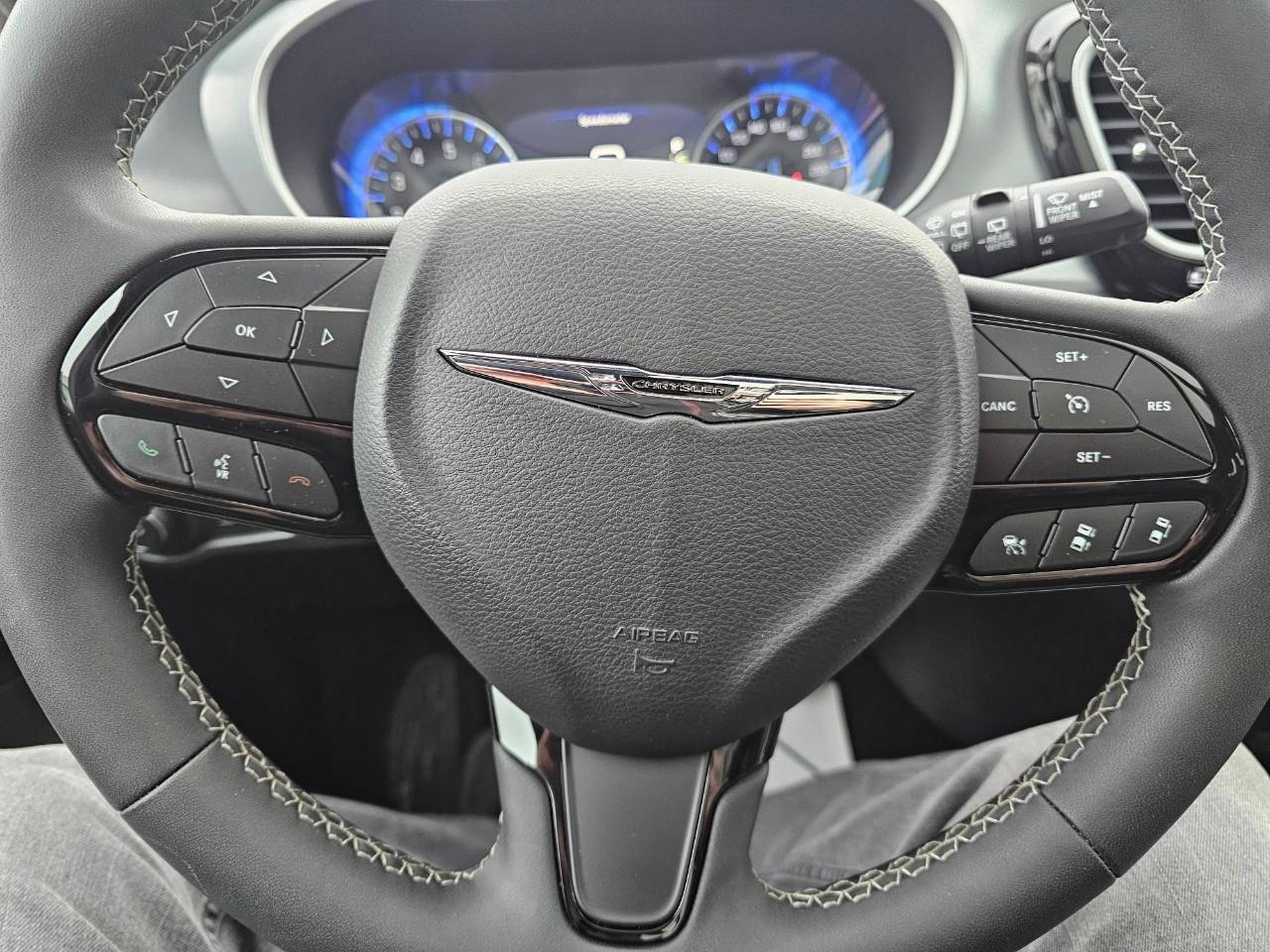 2023 Chrysler Pacifica Touring-L Front-Wheel Drive Passenger Van Photo