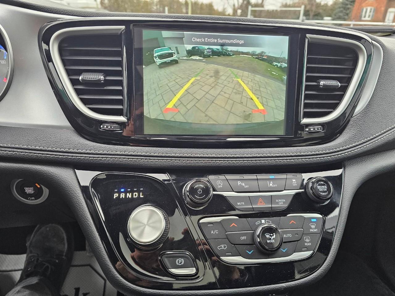 2023 Chrysler Pacifica Touring-L Front-Wheel Drive Passenger Van Photo