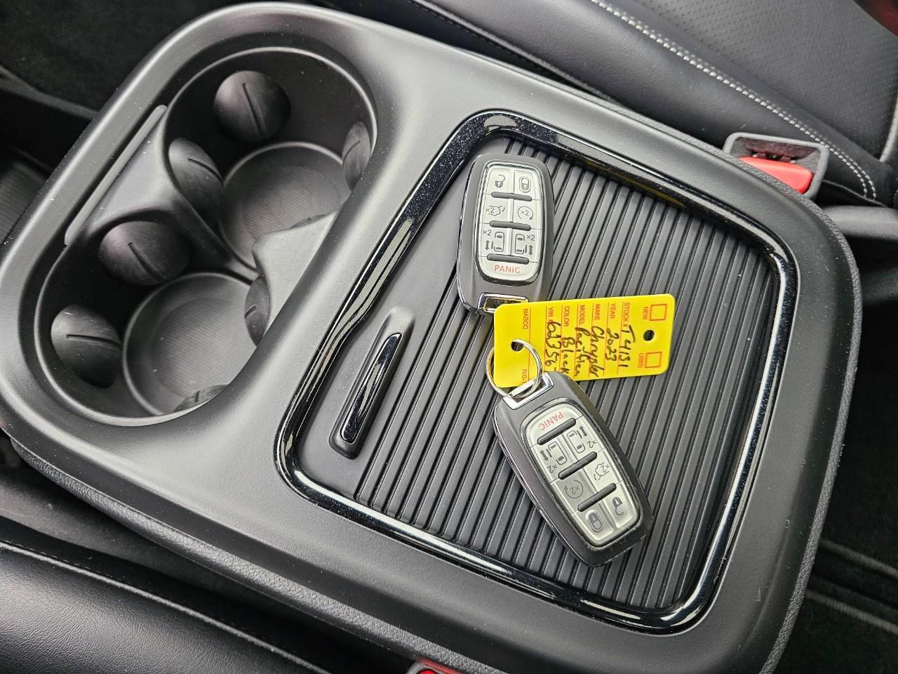 2023 Chrysler Pacifica Touring-L Front-Wheel Drive Passenger Van Photo