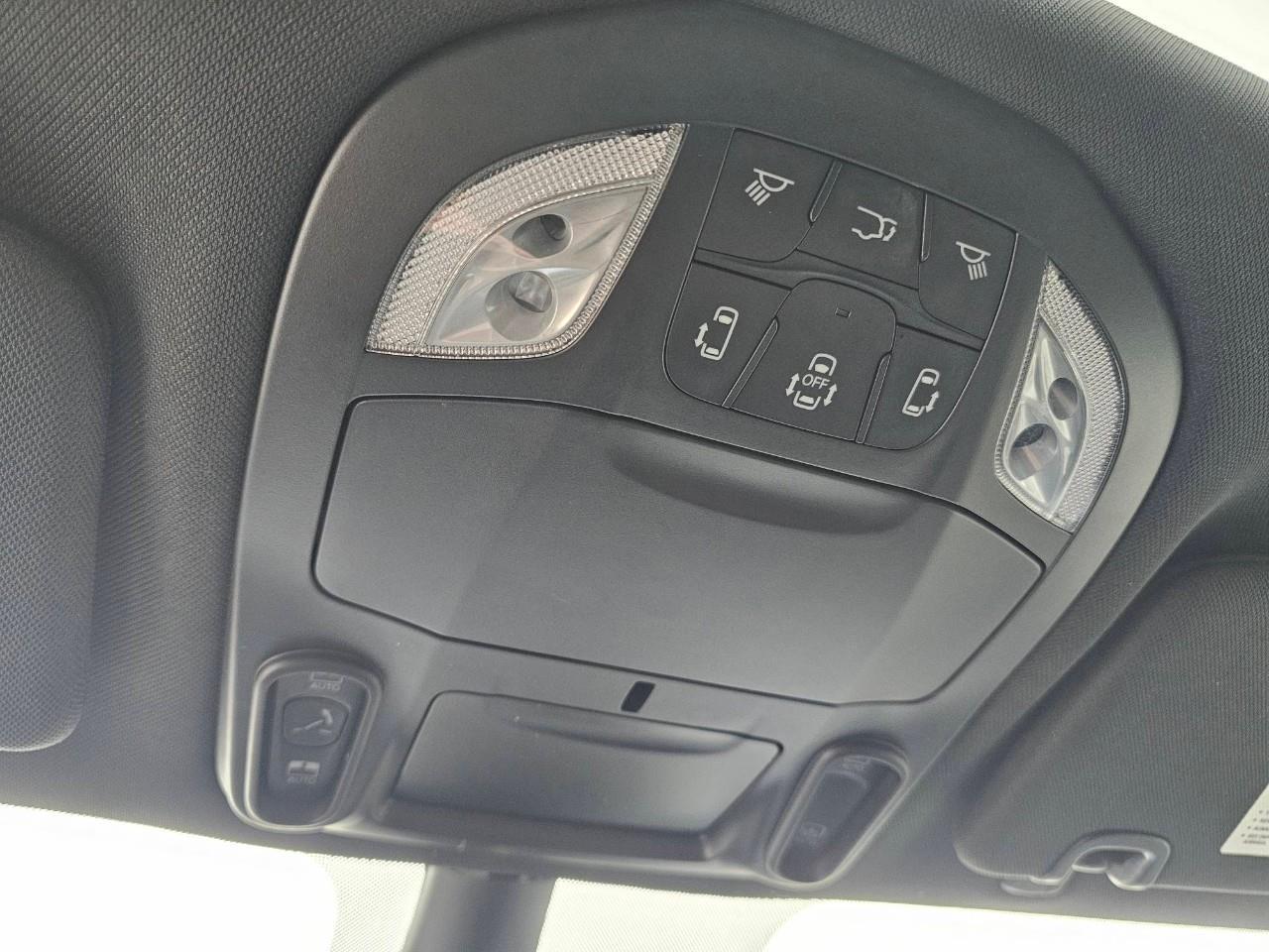 2023 Chrysler Pacifica Touring-L Front-Wheel Drive Passenger Van Photo