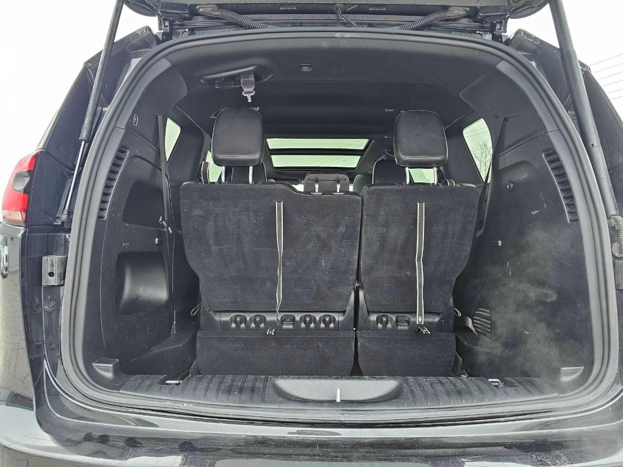 2023 Chrysler Pacifica Touring-L Front-Wheel Drive Passenger Van Photo