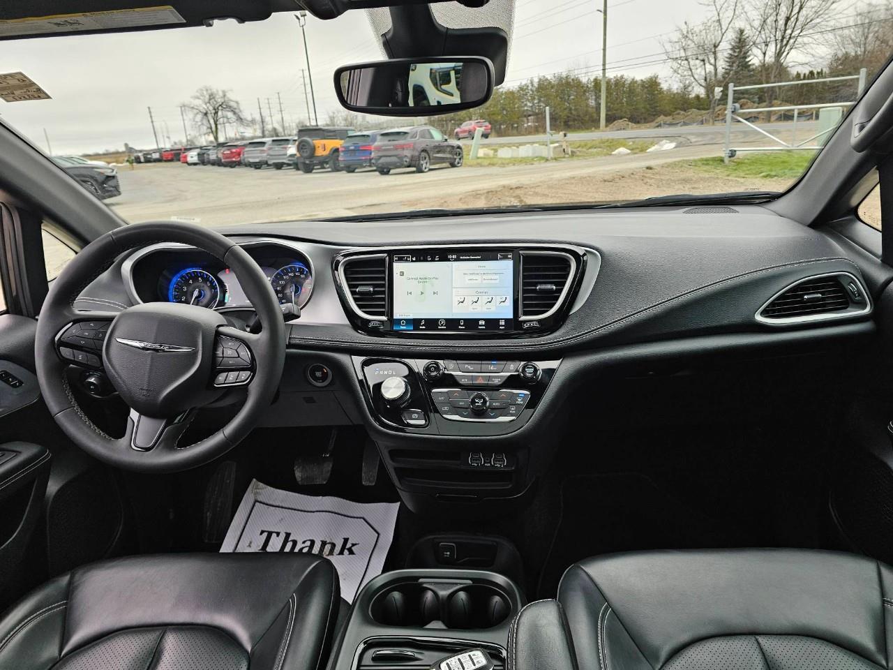 2023 Chrysler Pacifica Touring-L Front-Wheel Drive Passenger Van Photo