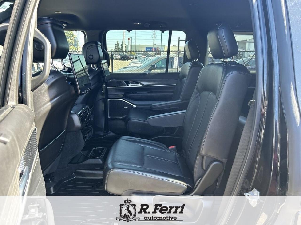 2022 Jeep Wagoneer Series III 4dr 4x4 Photo