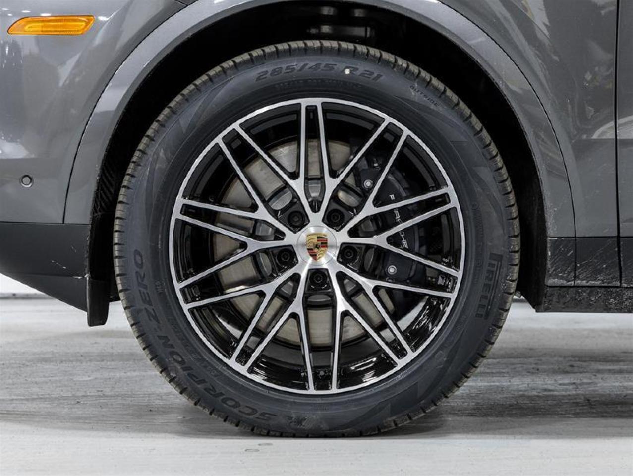 2025 Porsche Cayenne  Photo