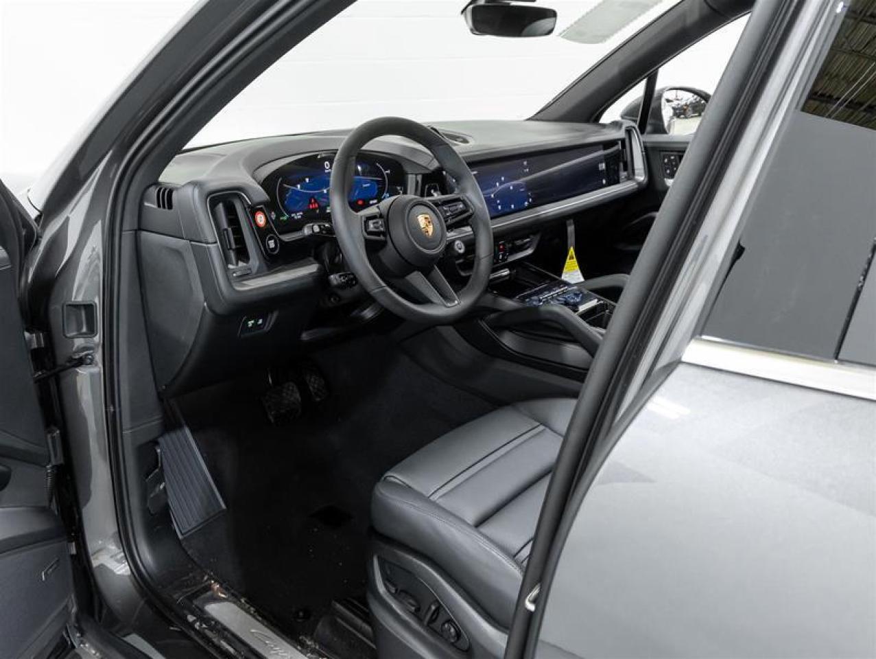 2025 Porsche Cayenne  Photo