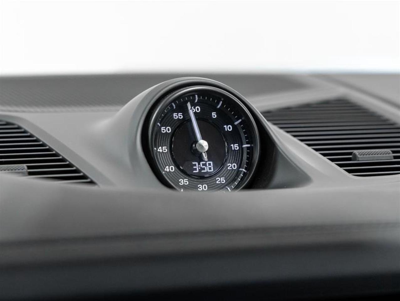 2025 Porsche Cayenne  Photo