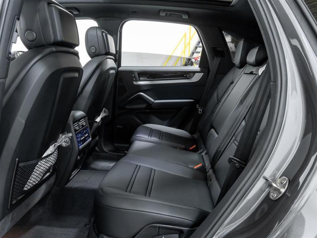 2025 Porsche Cayenne  Photo