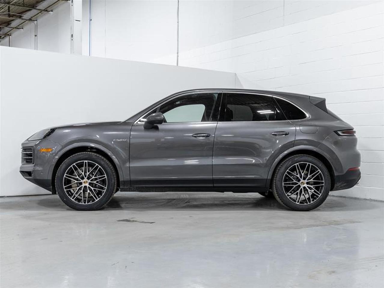 2025 Porsche Cayenne  Photo