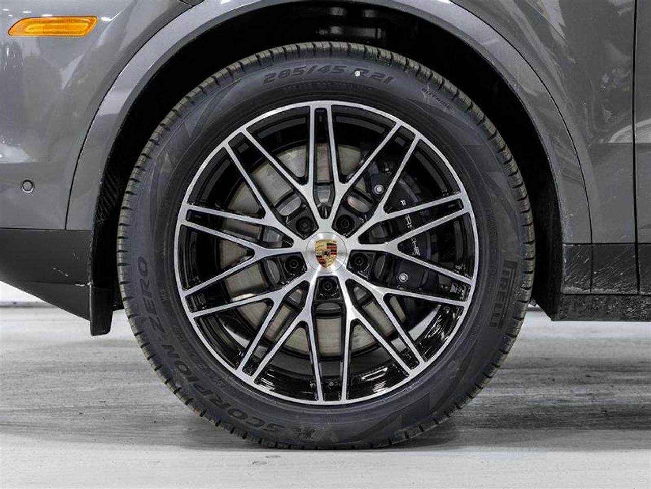 2025 Porsche Cayenne  Photo