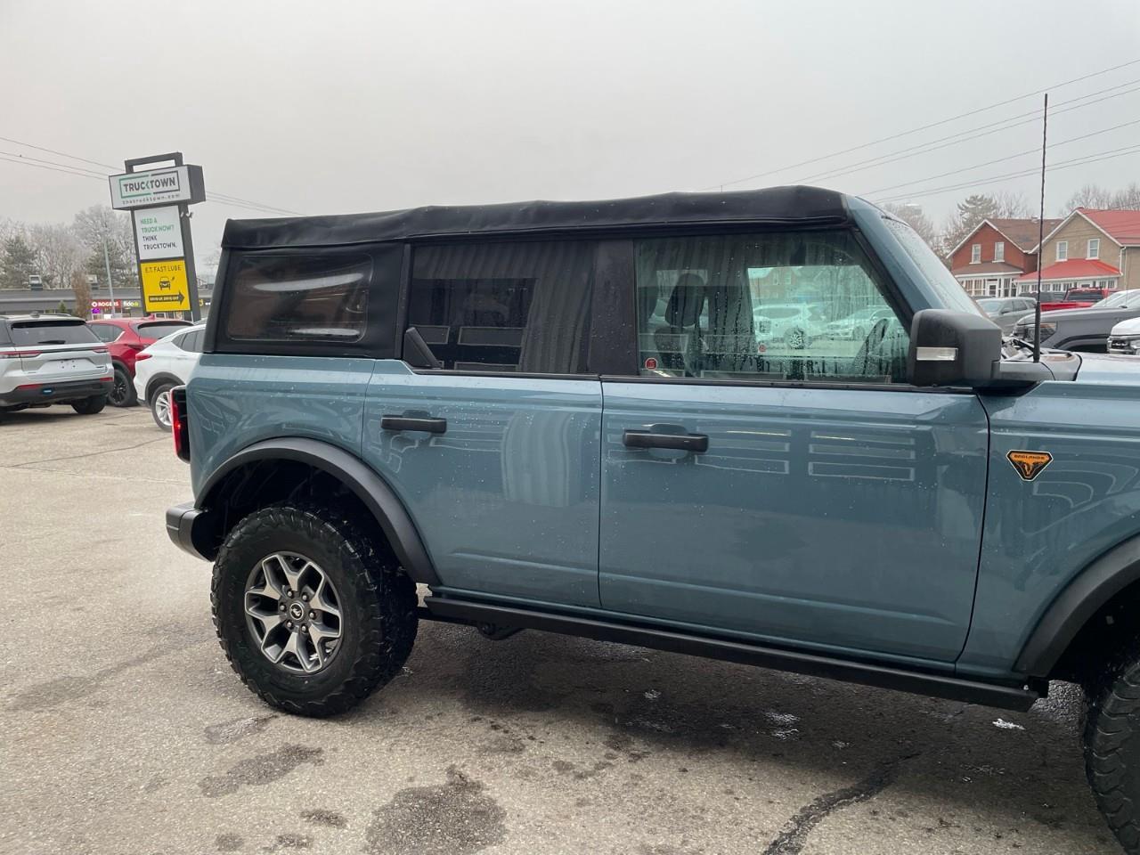 2021 Ford Bronco Badlands 4dr 4x4 Photo4