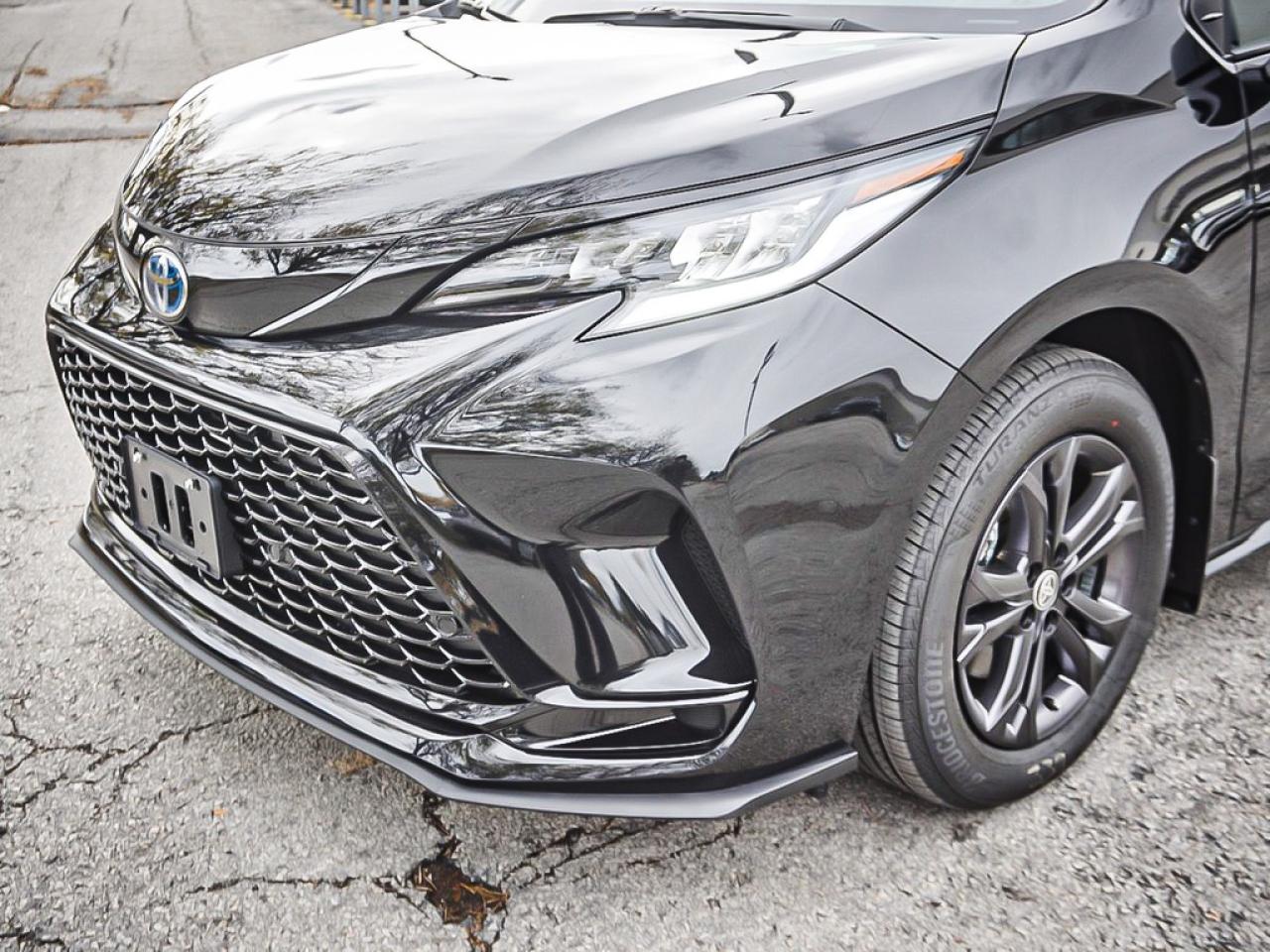 2025 Toyota Sienna  Photo