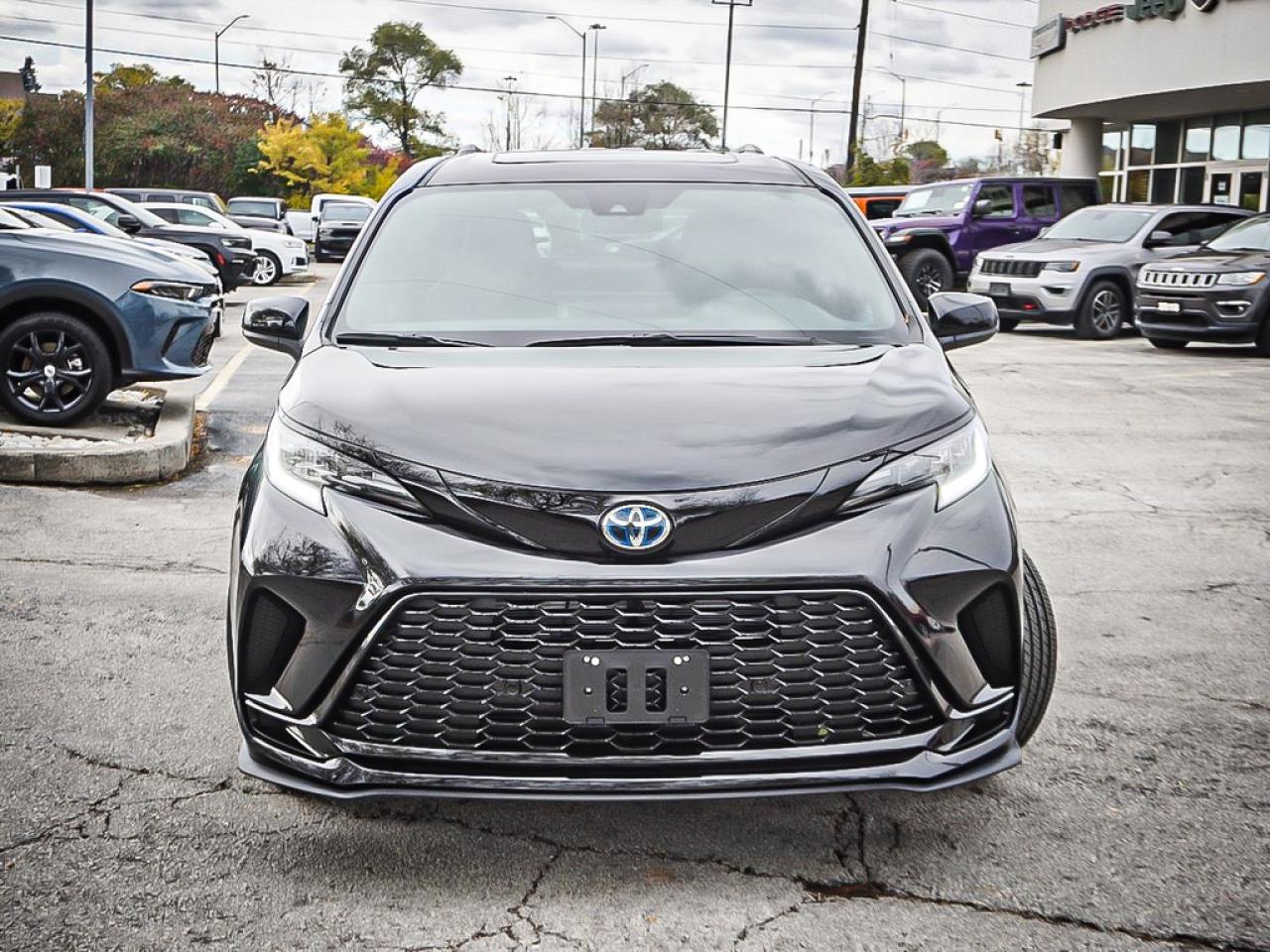 2025 Toyota Sienna  Photo