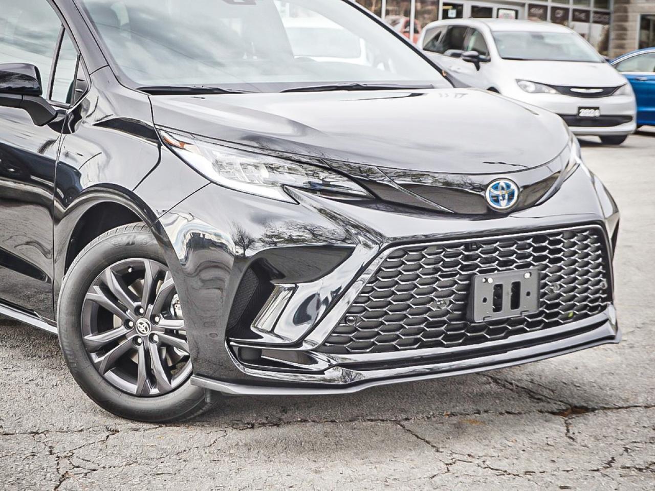 2025 Toyota Sienna  Photo