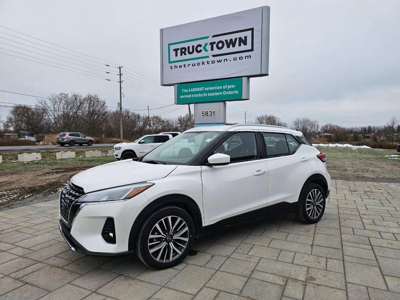 2024 Nissan Kicks SV 4dr Front-Wheel Drive Photo0