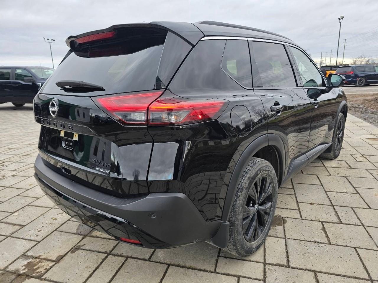 2023 Nissan Rogue SV Midnight Edition 4dr All-Wheel Drive Sport Utility Photo4