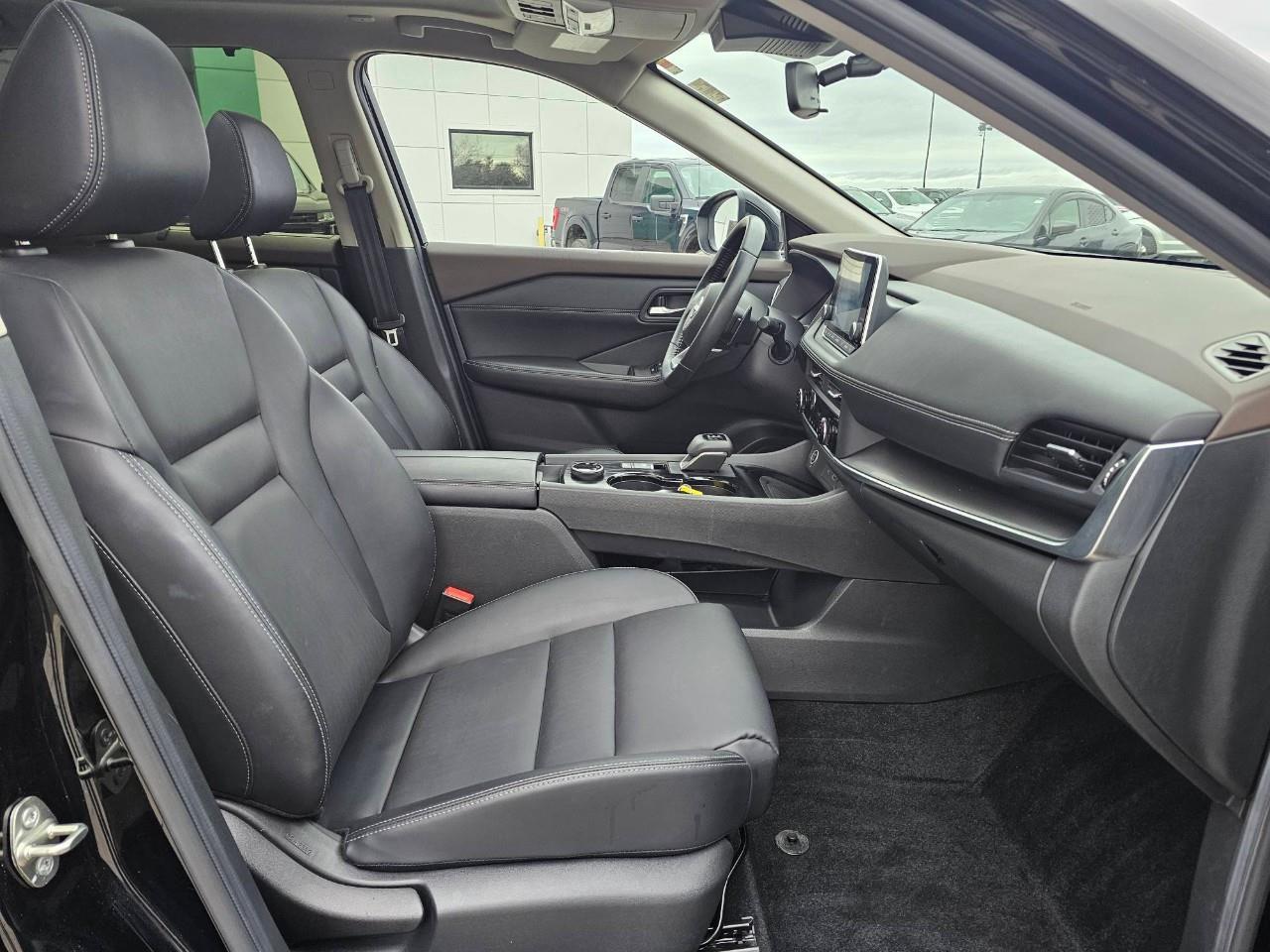 2023 Nissan Rogue SV Midnight Edition 4dr All-Wheel Drive Sport Utility Photo