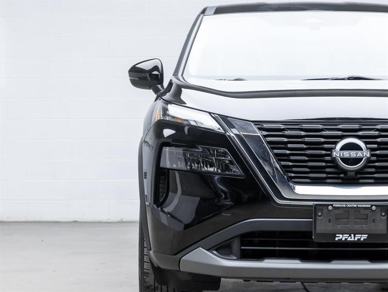 2022 Nissan Rogue  Photo2