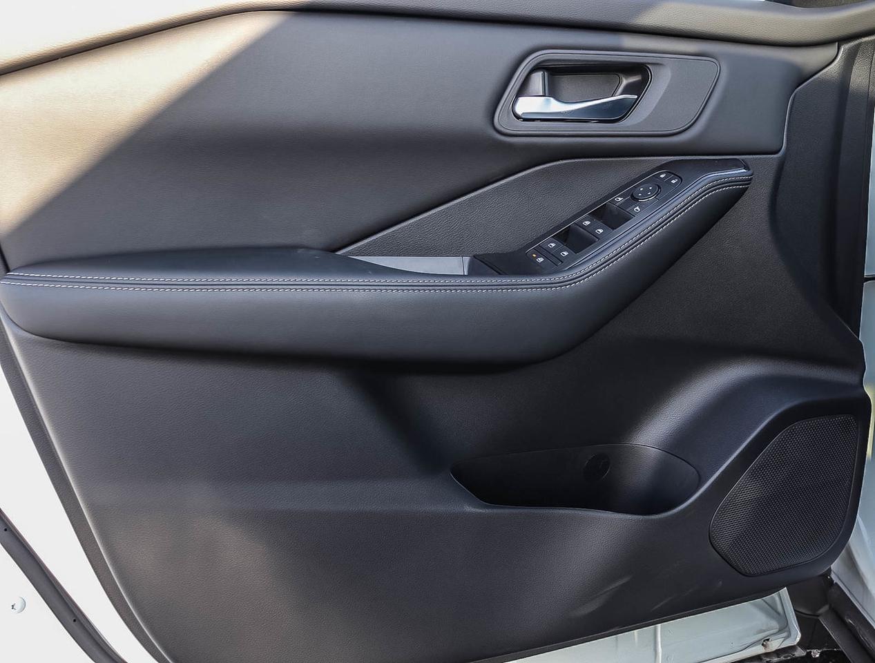 2025 Nissan Rogue SV Moonroof !!! CLEAROUT !!! TIME TO BUY !!! HEATE Photo