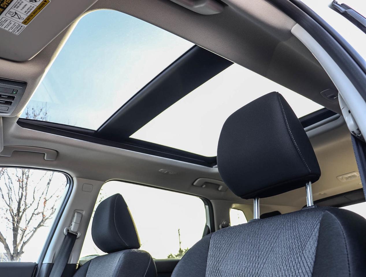 2025 Nissan Rogue SV Moonroof !!! CLEAROUT !!! TIME TO BUY !!! HEATE Photo