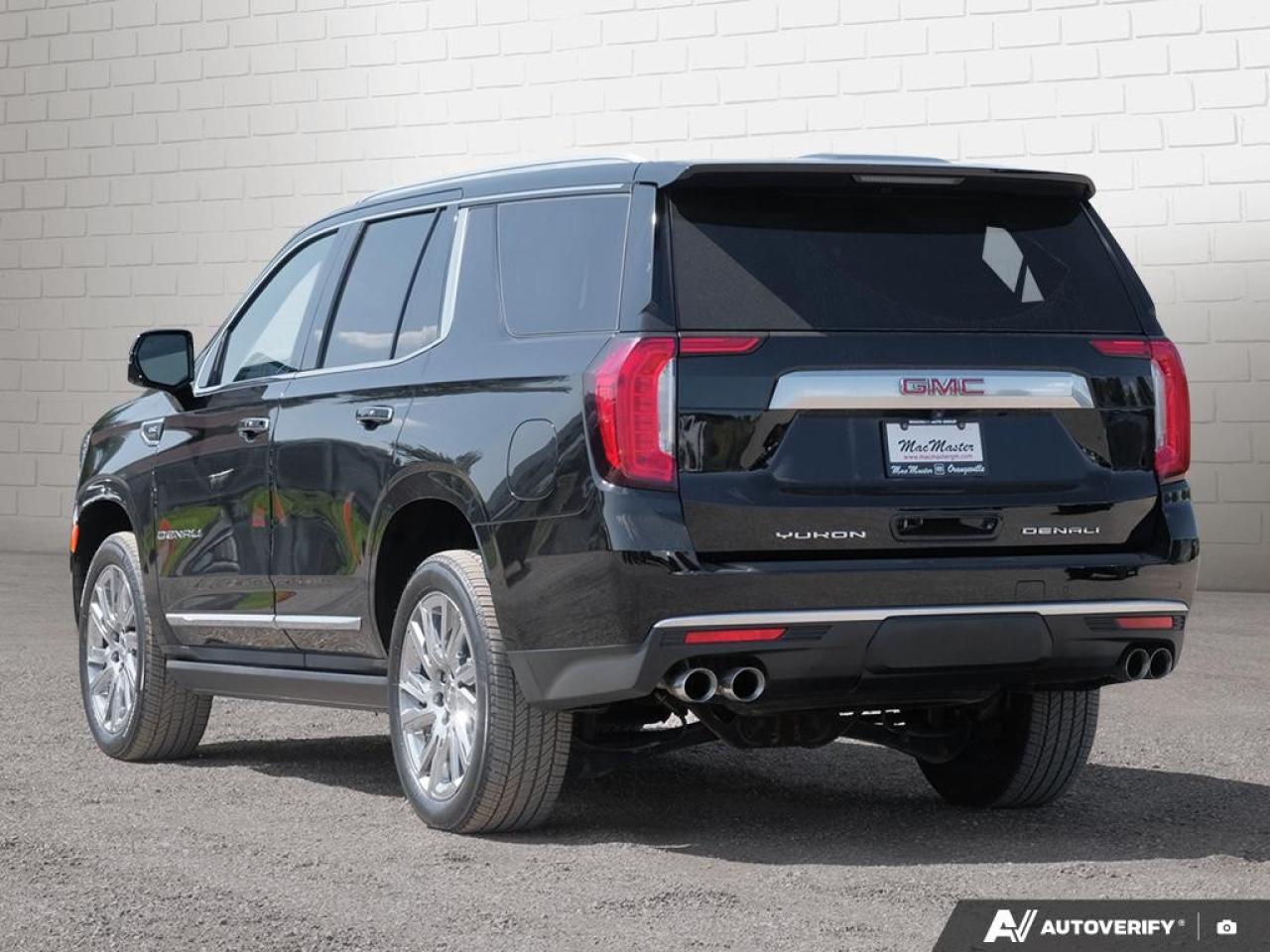 2021 GMC Yukon 4WD 4dr Denali Photo2