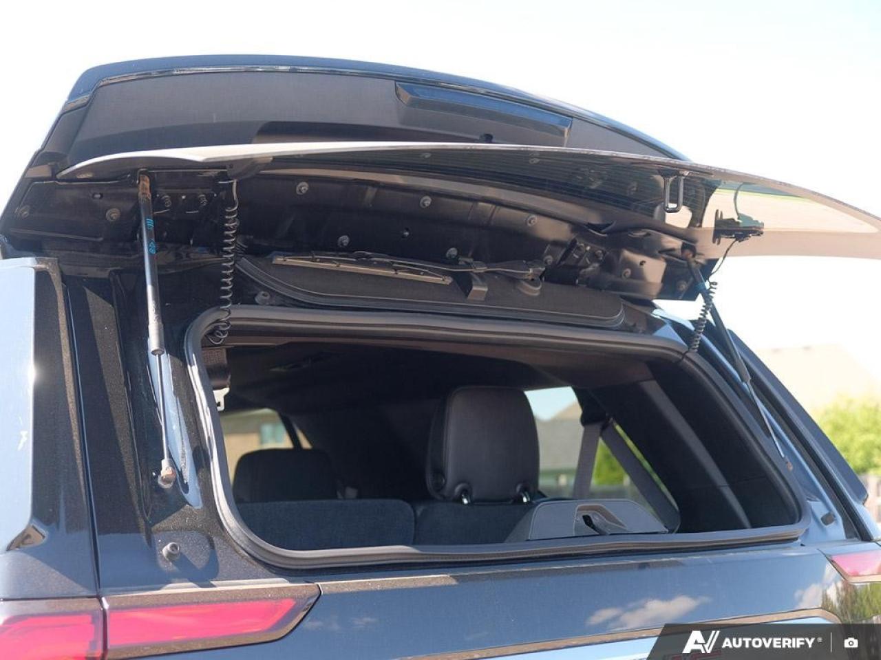 2021 GMC Yukon 4WD 4dr Denali Photo