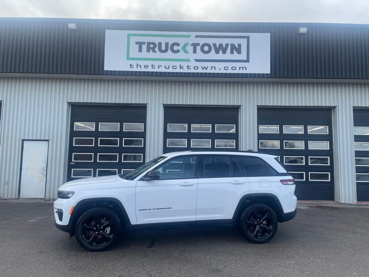 2023 Jeep Grand Cherokee Limited 4dr 4x4 Photo0