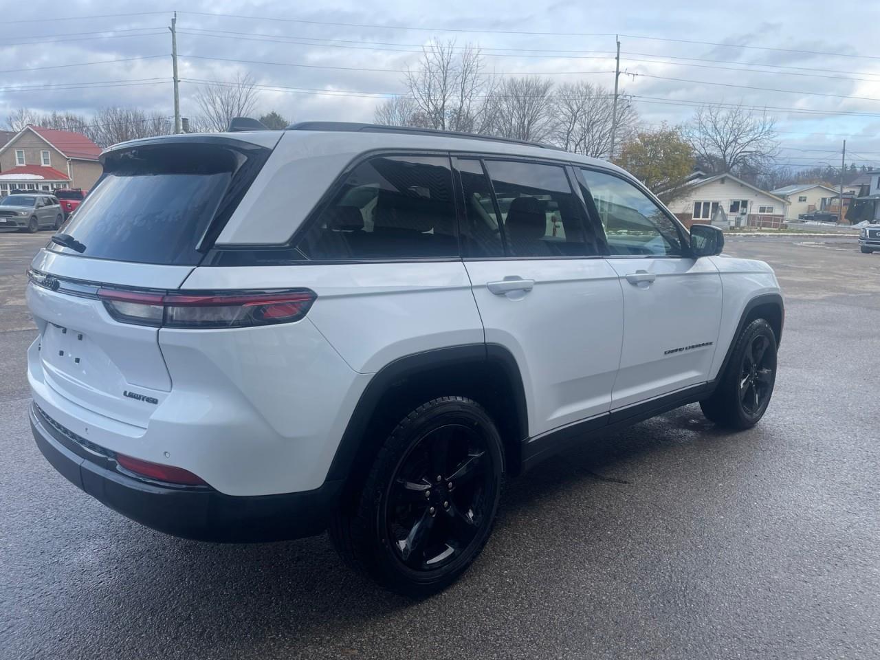 2023 Jeep Grand Cherokee Limited 4dr 4x4 Photo4