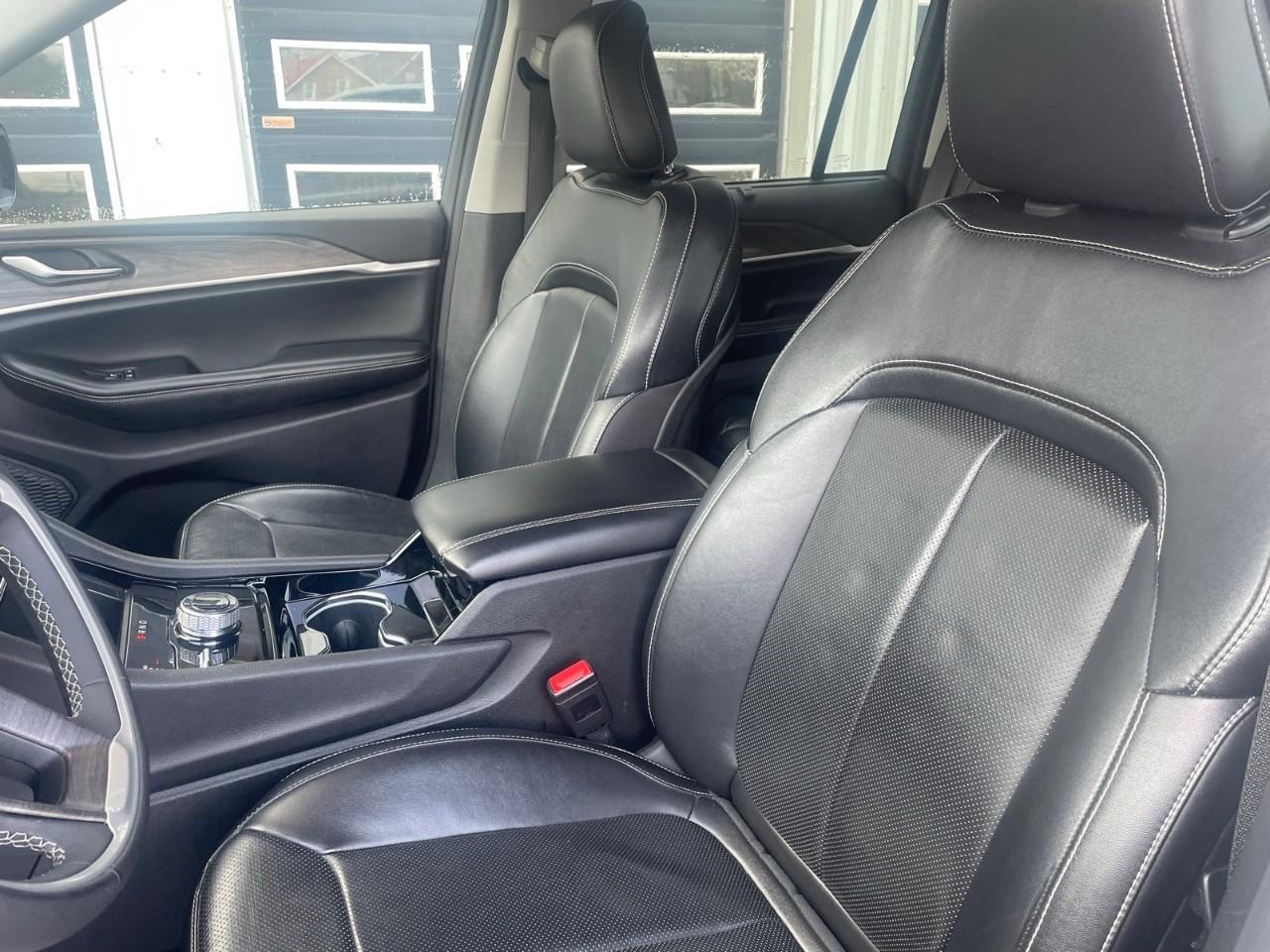 2023 Jeep Grand Cherokee Limited 4dr 4x4 Photo