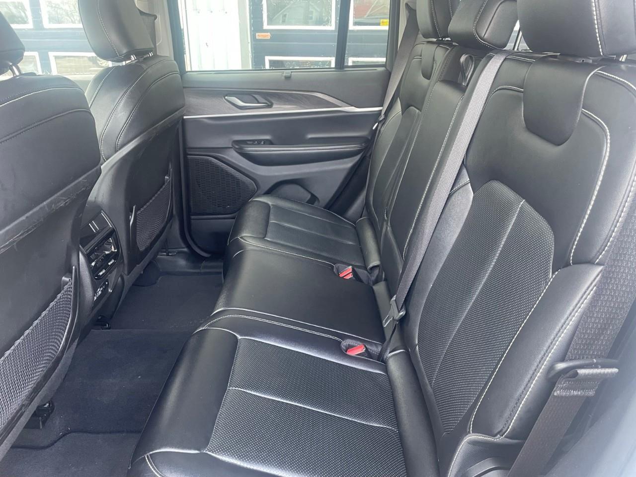 2023 Jeep Grand Cherokee Limited 4dr 4x4 Photo