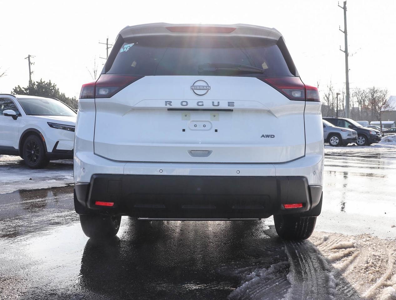 2025 Nissan Rogue SV Moonroof !!! CLEAROUT !!! LOW RATES PANO ROOF Photo