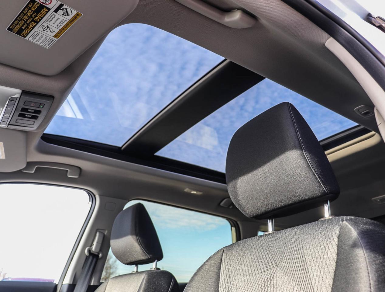 2025 Nissan Rogue SV Moonroof !!! CLEAROUT !!! LOW RATES PANO ROOF Photo