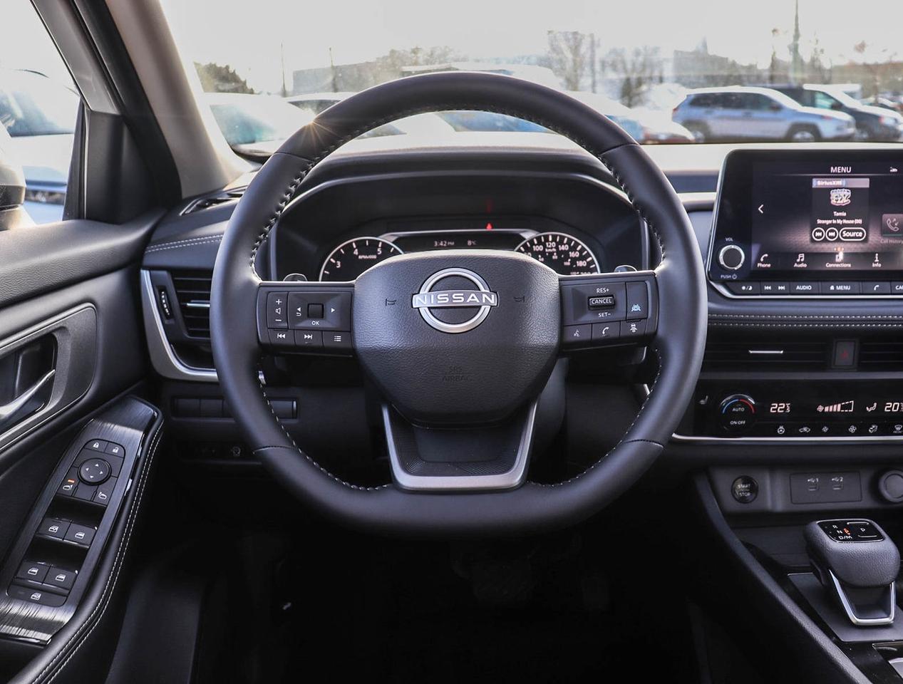 2025 Nissan Rogue SV Moonroof !!! CLEAROUT !!! LOW RATES PANO ROOF Photo