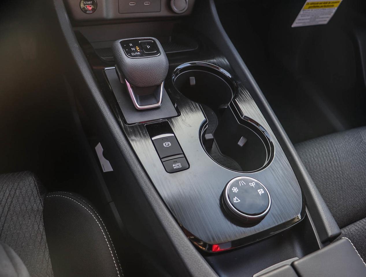 2025 Nissan Rogue SV Moonroof !!! CLEAROUT !!! LOW RATES PANO ROOF Photo