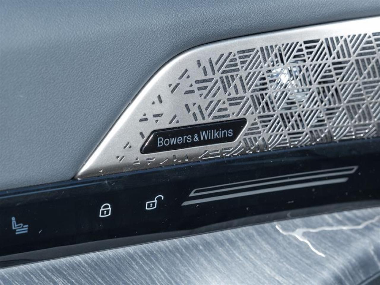 2025 BMW 530 i xDrive 4dr All-Wheel Drive Sedan Photo