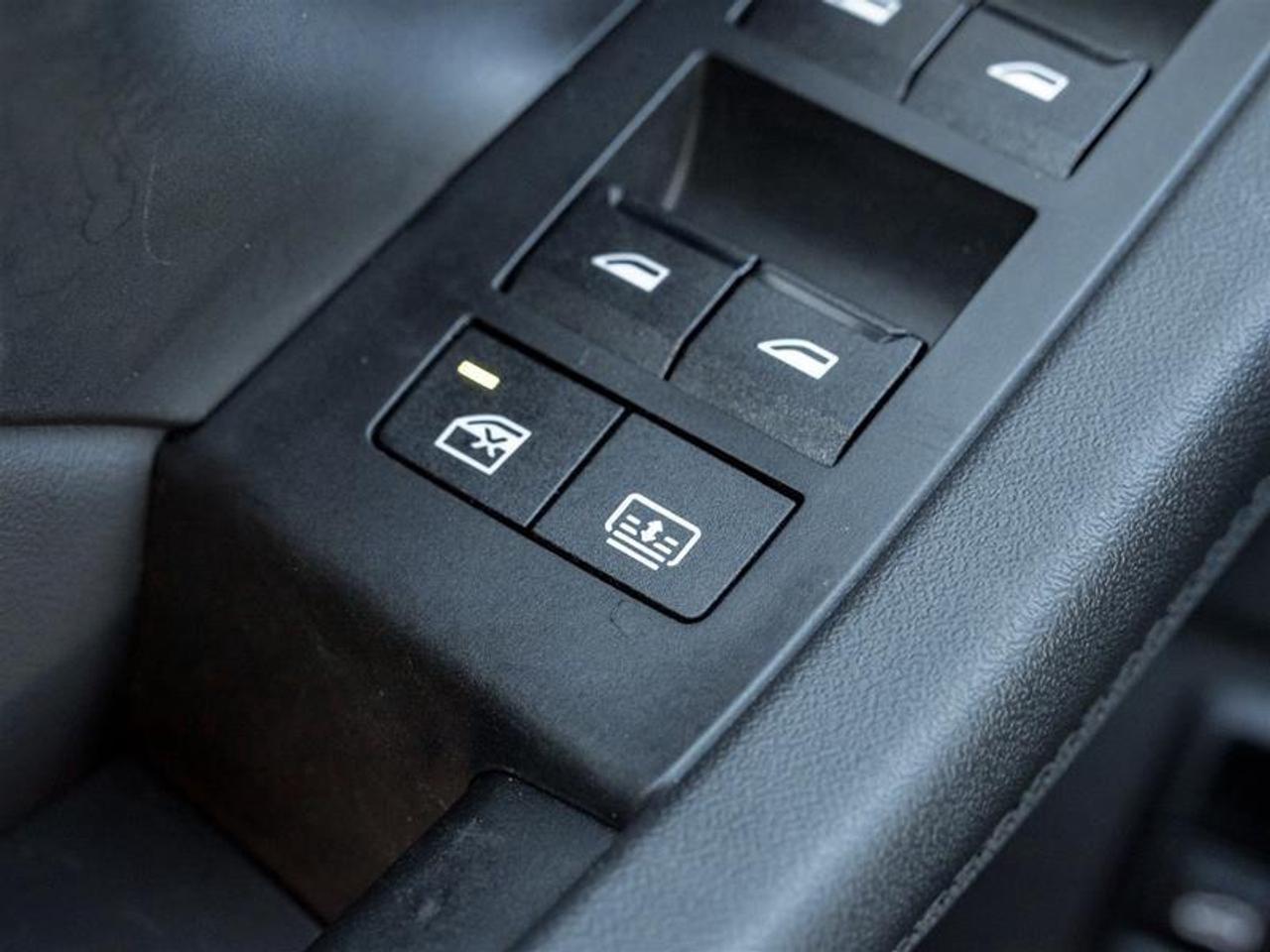 2025 BMW 530 i xDrive 4dr All-Wheel Drive Sedan Photo