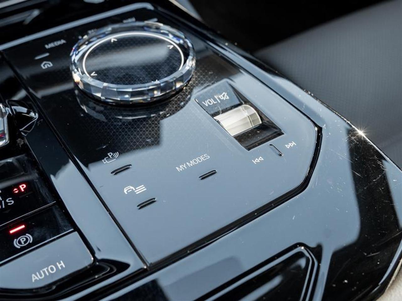 2025 BMW 530 i xDrive 4dr All-Wheel Drive Sedan Photo