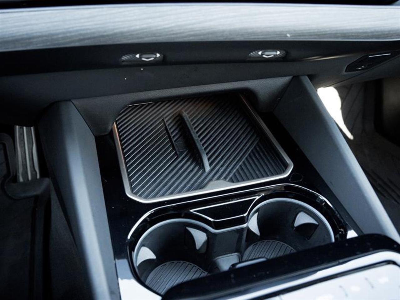 2025 BMW 530 i xDrive 4dr All-Wheel Drive Sedan Photo