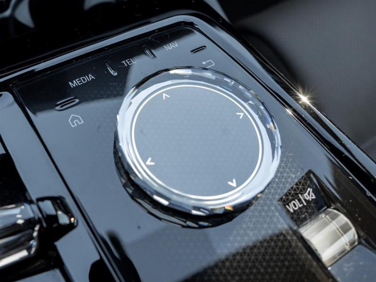 2025 BMW 530 i xDrive 4dr All-Wheel Drive Sedan Photo