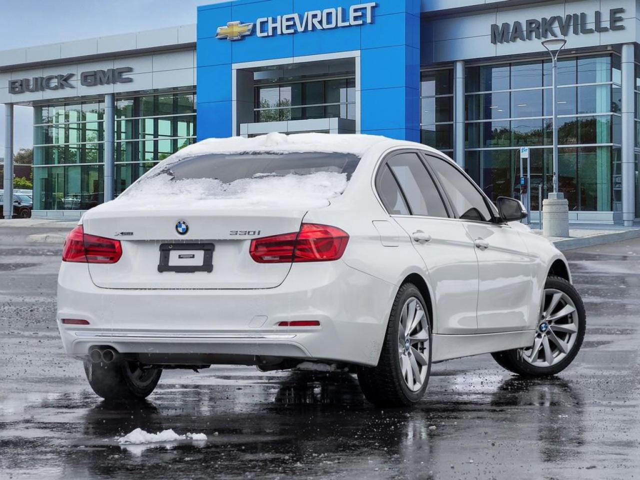 2017 BMW 330 i xDrive 4dr All-Wheel Drive Sedan Photo4