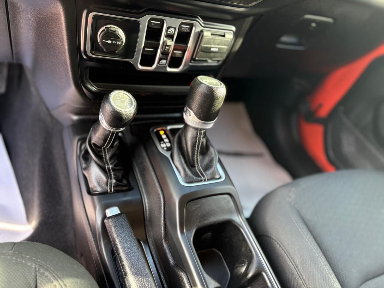 2019 Jeep WRANGLER UNLIMITED Sahara 4dr 4x4 Photo