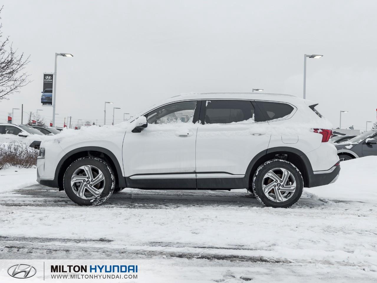2022 Hyundai Santa Fe Preferred w/Trend Package 4dr All-Wheel Drive Photo2