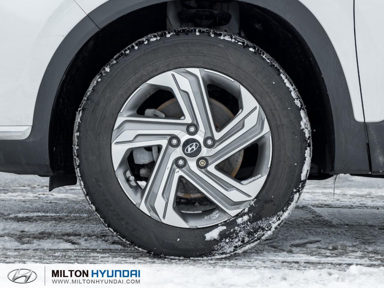 2022 Hyundai Santa Fe Preferred w/Trend Package 4dr All-Wheel Drive Photo3