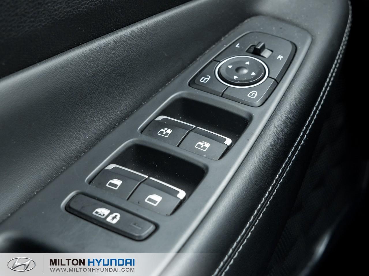 2022 Hyundai Santa Fe Preferred w/Trend Package 4dr All-Wheel Drive Photo