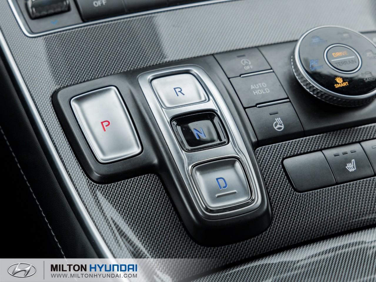 2022 Hyundai Santa Fe Preferred w/Trend Package 4dr All-Wheel Drive Photo