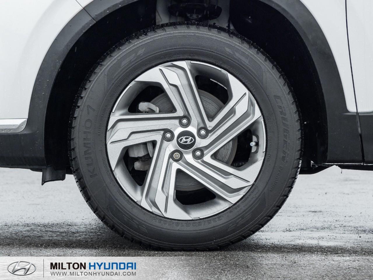 2022 Hyundai Santa Fe Preferred w/Trend Package 4dr All-Wheel Drive Photo3