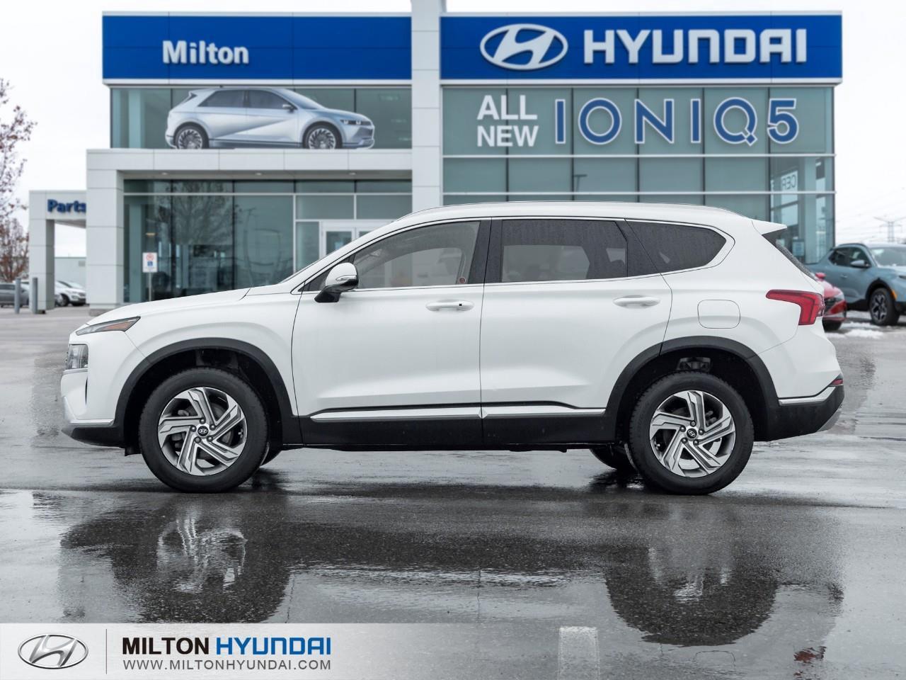 2022 Hyundai Santa Fe Preferred w/Trend Package 4dr All-Wheel Drive Photo2